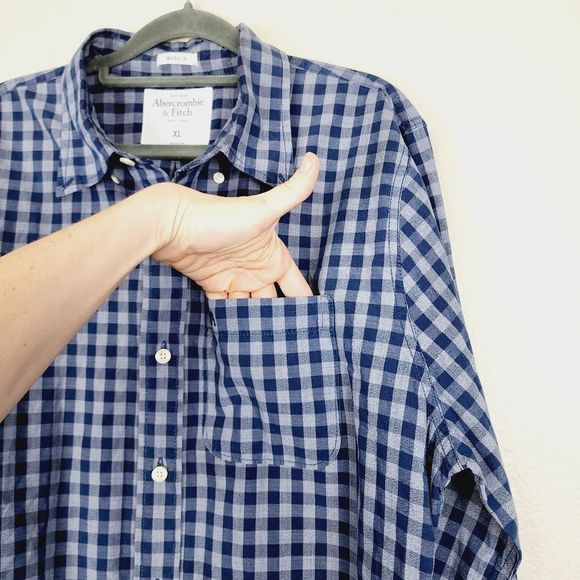 Abercrombie & Fitch XL Blue Plaid Muscle Button Down Collared Shirt - Picture 3 of 7